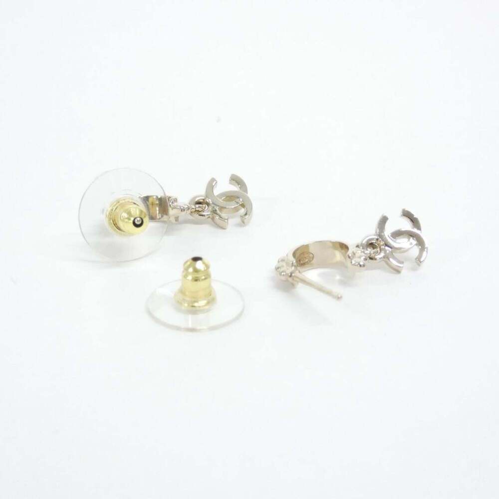 CHANEL Gold Earrings - Picture 3 of 3
